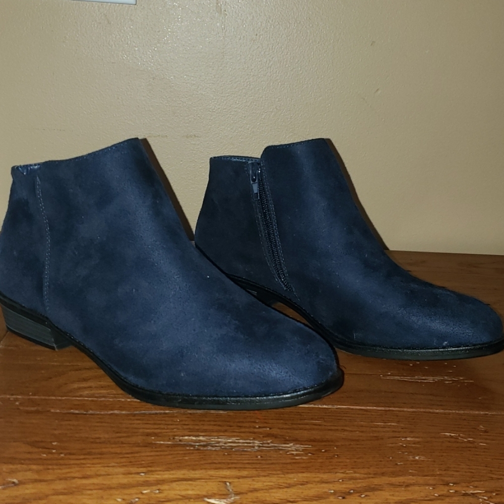 Navy blue booties